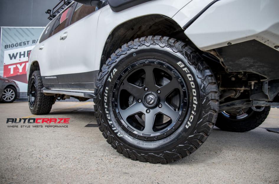 TOYOTA LANDCRUSIER RIPPER MATTE BLACK